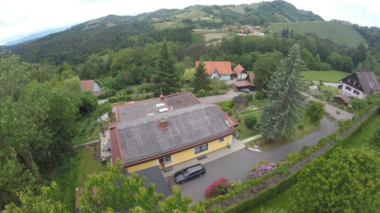 Ferienwohnung Haus Renarth - Michaela Pro Kitzeck im Sausal Exterior foto